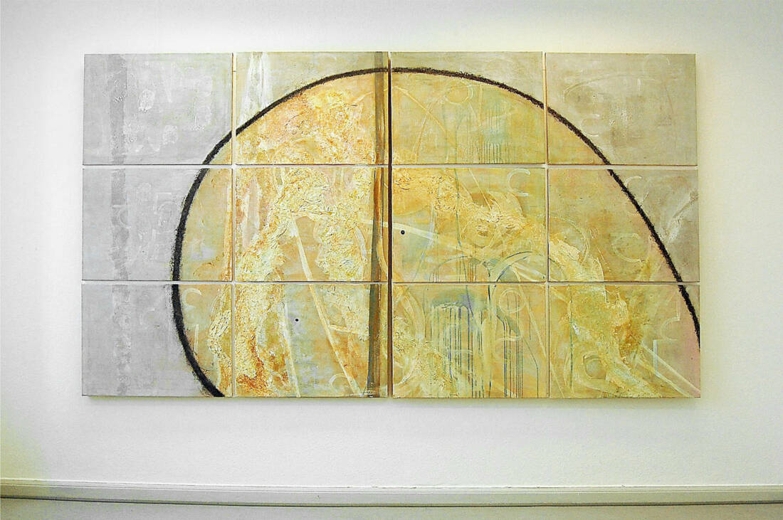 all in my head, 2012, Pigmente, Sand, Asche, Kohle und Seidenpapier auf Leinwand, ca. 190 × 335 cm (12 Elemente je 60 × 80 cm)