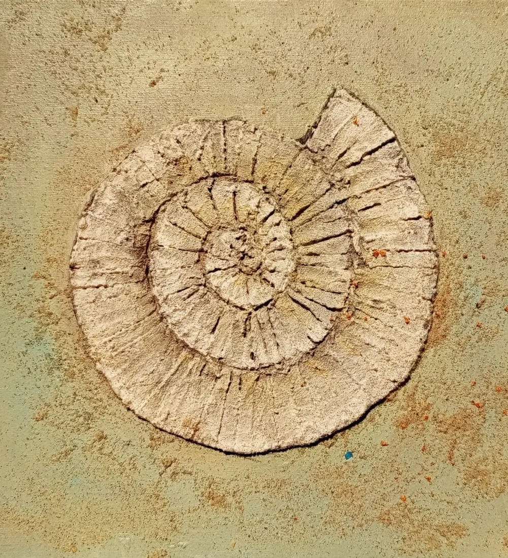 Ammonit, 2025, <br>Spachtelmassen, 15 × 15 cm