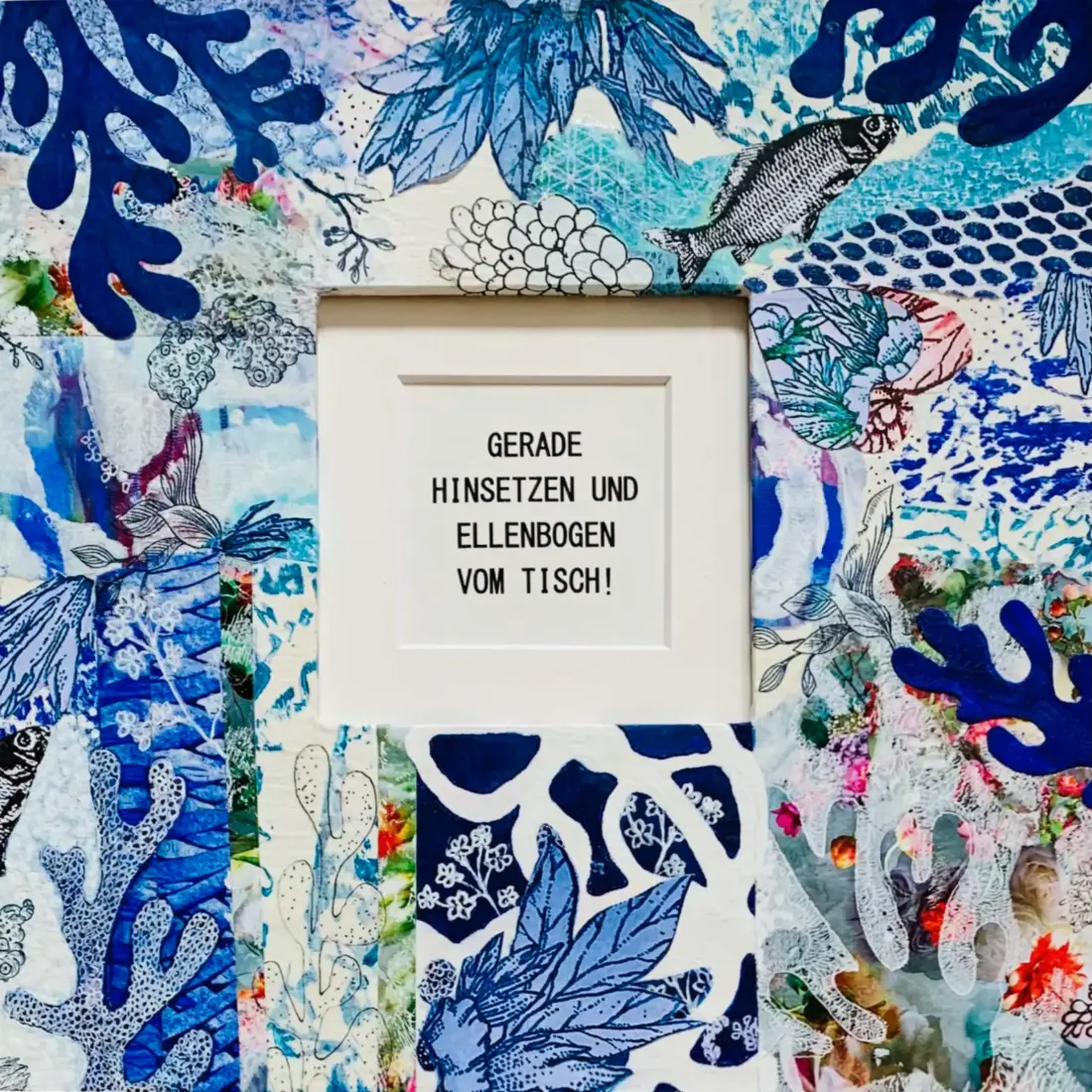 Gerade hinsetzen, 2026, Mixed-Media Collage, 25 × 25 cm