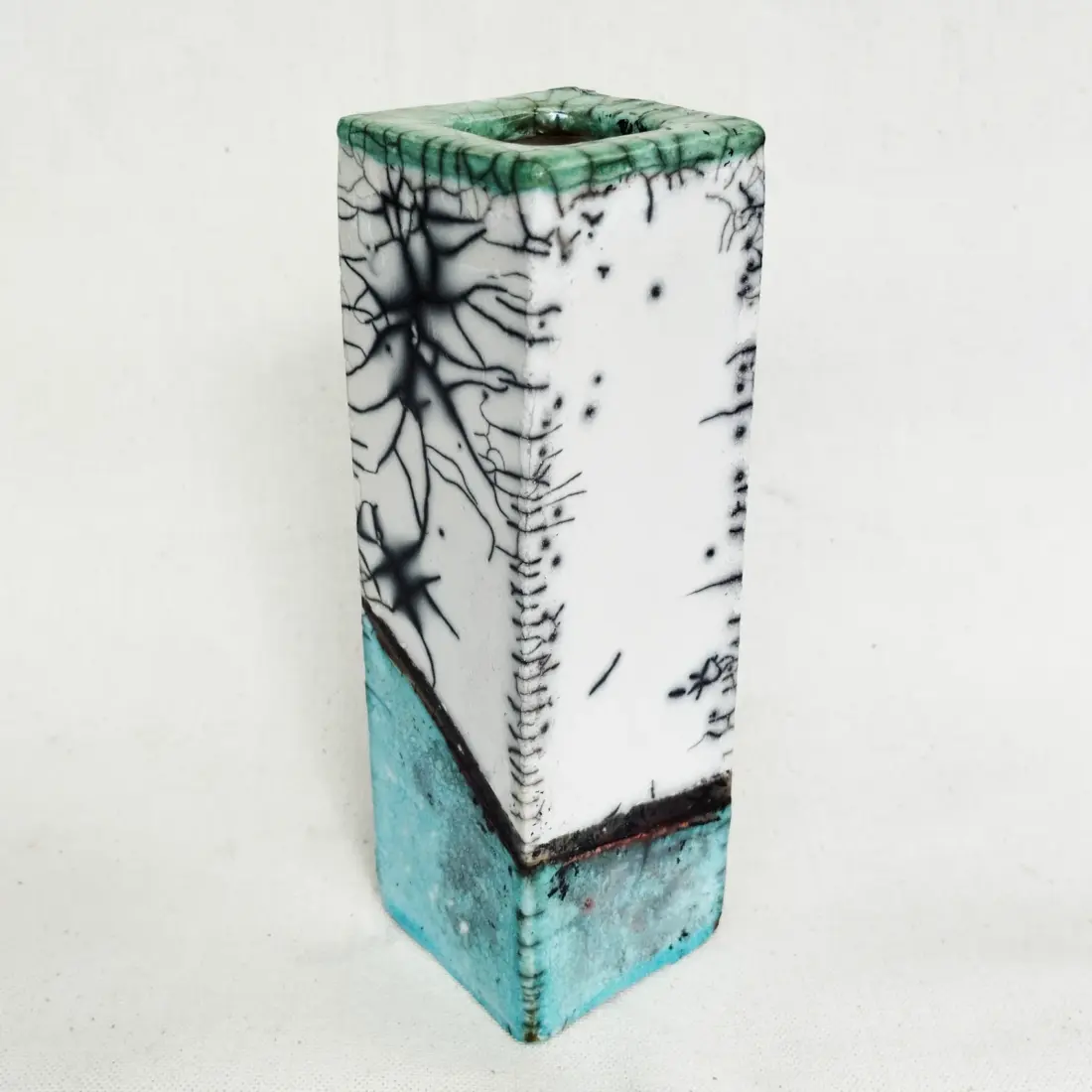 Vase in Naked-Raku-Technik, 2025, 20 cm hoch